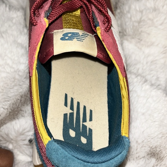 New Balance 327 M10/W11.5 Sneakers Shoes Red Teal  worn twice - Picture 5 of 12